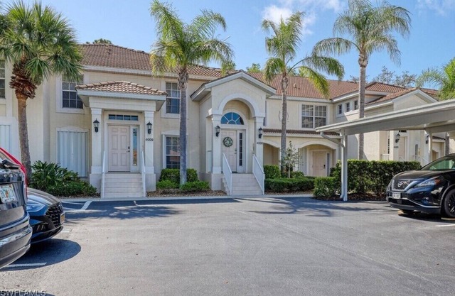 Welcome to Colonial Country Club. 2 Bedroom, 2 Full Bath .