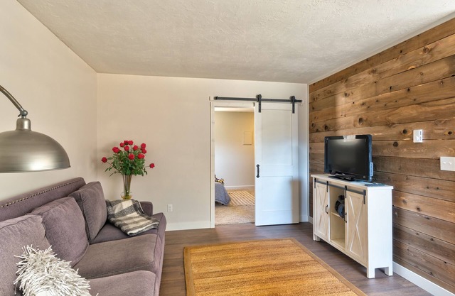 Welcome to Everett Darling Couples Getaway