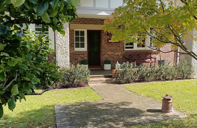 Welcome to Hollyday! 1920s Californian Bungalow in the heart of beautiful Bowral