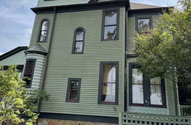 Welcome to our BNB Historical District. Reservation for the whole house.