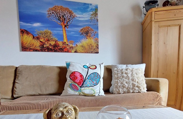 Welcome to our centraly located appartment with private parking & terrace.