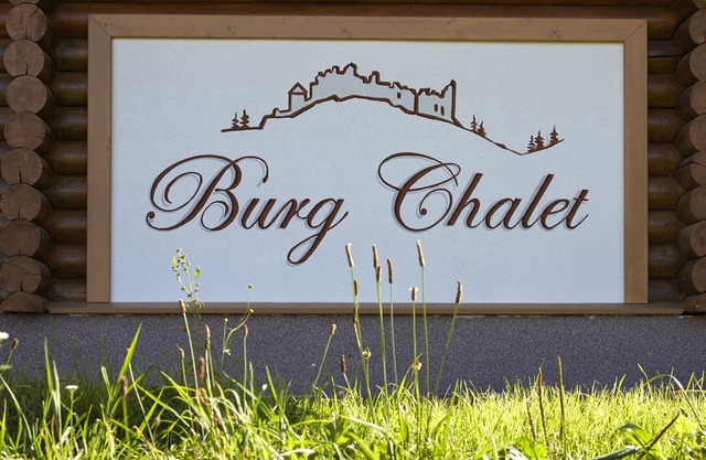 Welcome to our romantic castle chalet in Ehenbichl