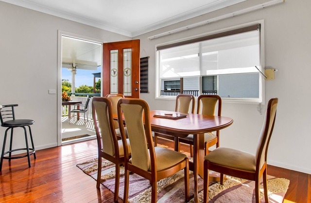 Welcome to our stunning 3 bedroom property in the heart of Tamborine Mountain