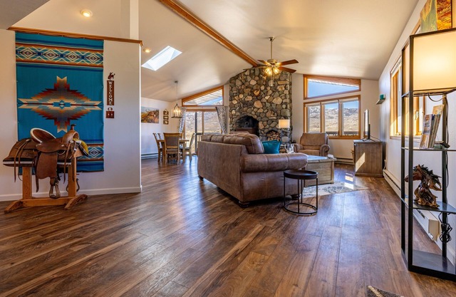 Welcome to Rabbit Ridge- great location between Yellowstone and Cody