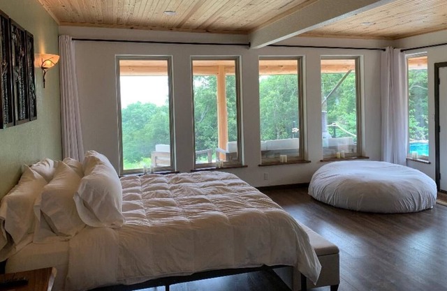 Welcome to Rolling Hills Retreat!