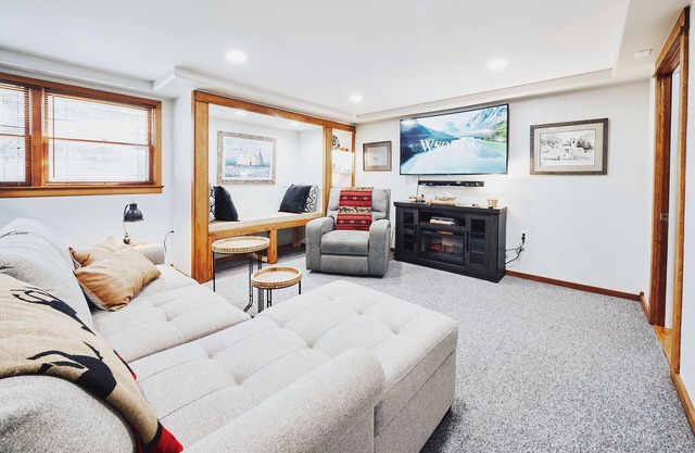 Welcome to Running Wild, a comfortable four-bedroom, two-bathroom lovely ranch-style home on the banks of picturesque Little Goose Creek.