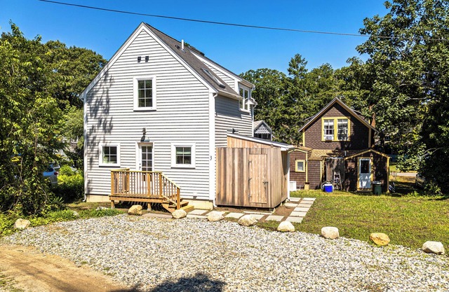 Welcome to "Suzy's Place" Best Location! Walk Everywhere. Newly built in 2024.