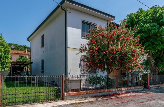 Welcome to this charming vacation apartment with garden.