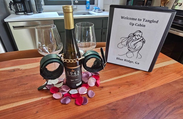 Welcome to Tangled Up Cabin! A Luxury Adults Only HotTub/Sauna Playroom