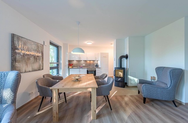Welcome to the 5-star Mantra Oasis vacation apartment directly on Lake Krakow.