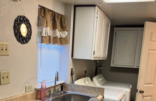 Welcome to the Beach Bum Shack! Centrally located in Enos Oklahoma.