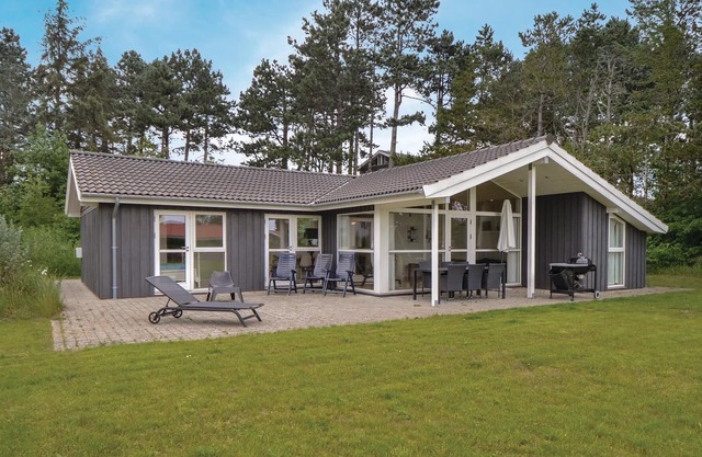 Welcome to the family friendly cottage, it is optimally furnished for one or two families.