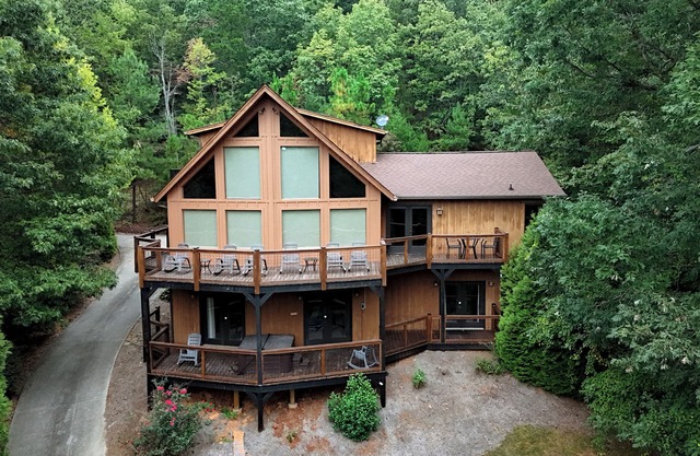 Welcome to the Red Star Lodge near Helen, Georgia, a friends and family retreat!