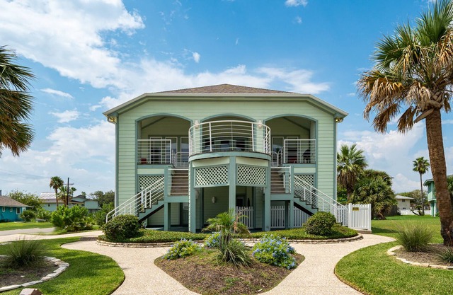 Welcome to the sweet comforts offered at this exquisite home in Key Allegro!