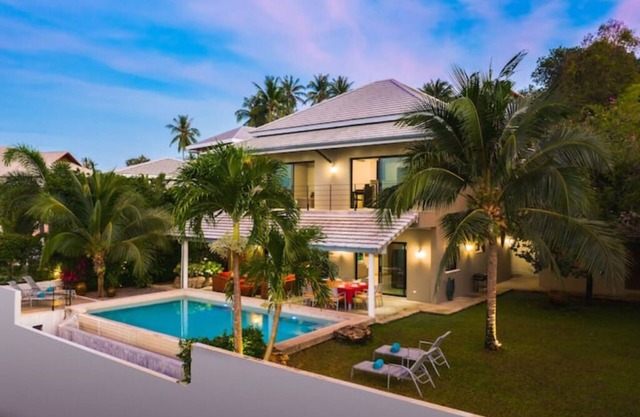 Welcome to the villa 'orchid garden