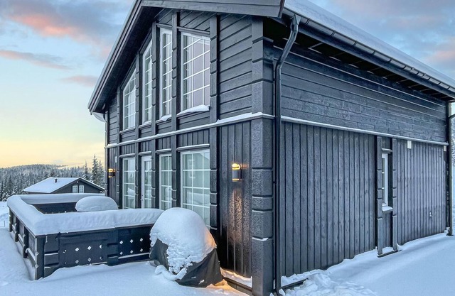 Welcome to this beautiful cottage near Rømåsen in the Sjusjøen area.