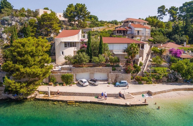 Welcome to this vacation paradise on the island of Brac.