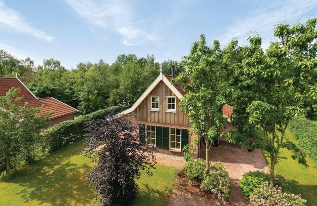 Welcome to this modern and comfortable holiday home in Hoge Hexel.