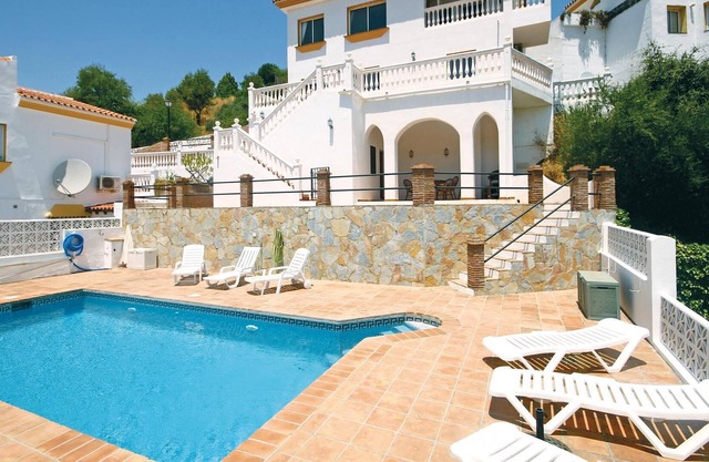 Welcome to "Villa de Vistas". Escape the daily grind with a relaxed, authentic Spanish experience wi