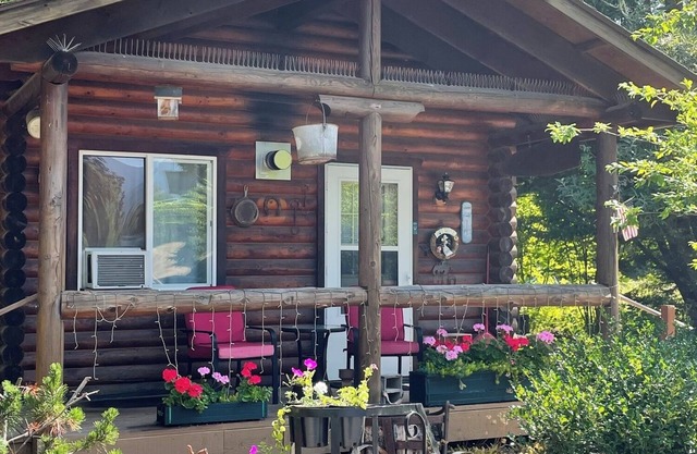 Welcome to your year-round mountain getaway and historic ranch in the foothills of the North Cascades!