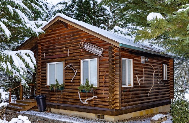 Welcome to your year-round mountain getaway and historic ranch in the foothills of the North Cascades!