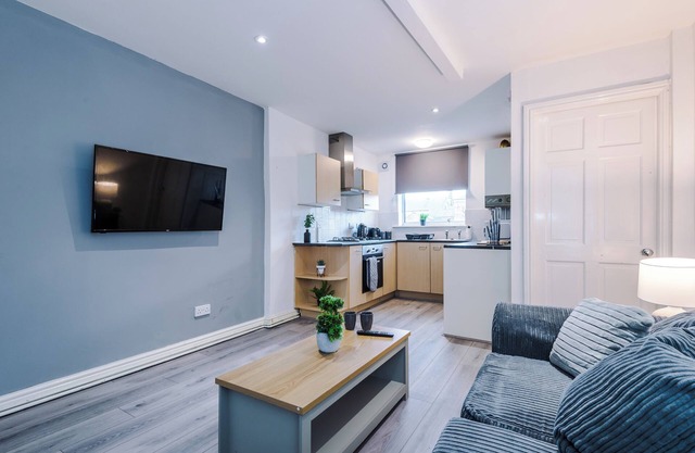 Welcoming 1-bedroom apartment in Warrington with WiFi