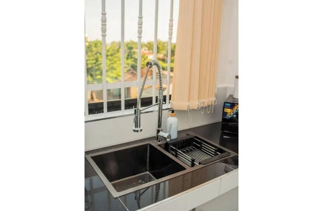 Welcoming 3-bedroom house 3 units