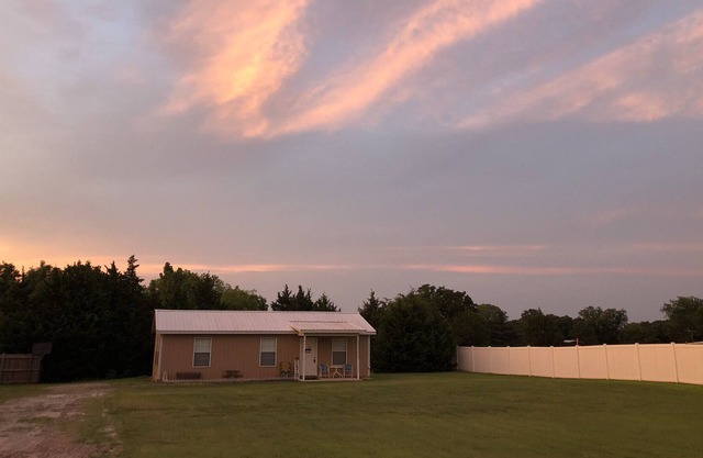 Welcoming, Clean, Relaxing and Private Home on acreage