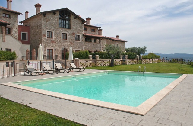 Well Appointed Apartment In Hill Top ‘Borgo’ Set In Stunning Umbrian Countryside