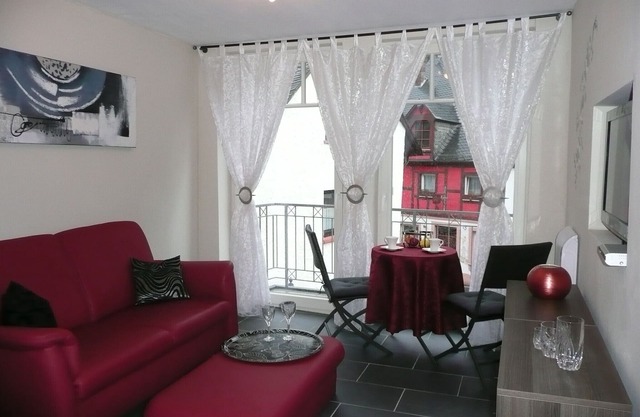 Well equipped cottage for two in the historic old town district.