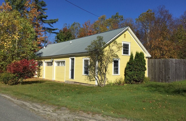 Well equipped cozy home sleeps 10 - hiking, biking, skiing & world class beer!