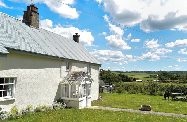 Well Farmhouse - UK11880