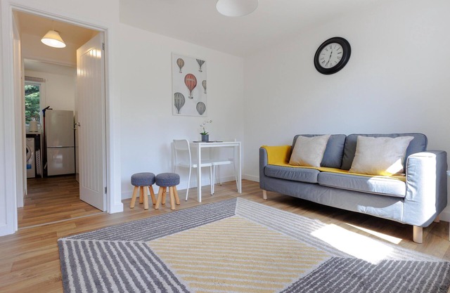 Wellington Apartment with Parking