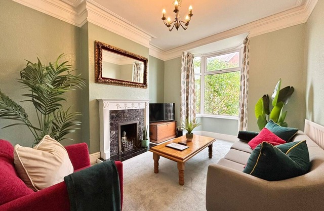 Wellington Home with Garden