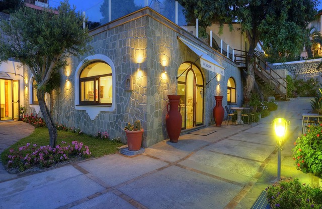 Wellness and relaxing time in Ischia per 16 people