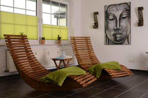 Wellness-Ferienwohnung-EifelErnstbergblick 1