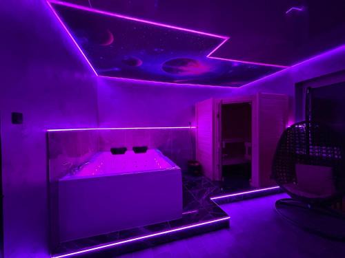 Wellness Suite mit Whirlpool & Sauna