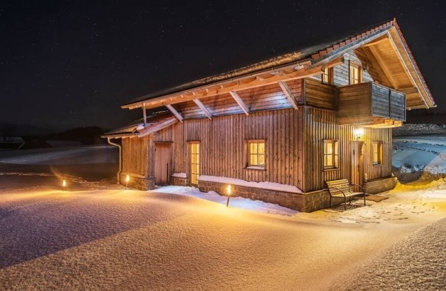 Wellnesschalet mit Sauna und Whirlwanne