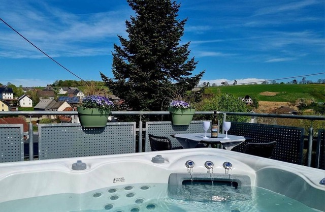 Wellnesshaus Dorfblick - Wellness house with jacuzzi and infrared cabin - new