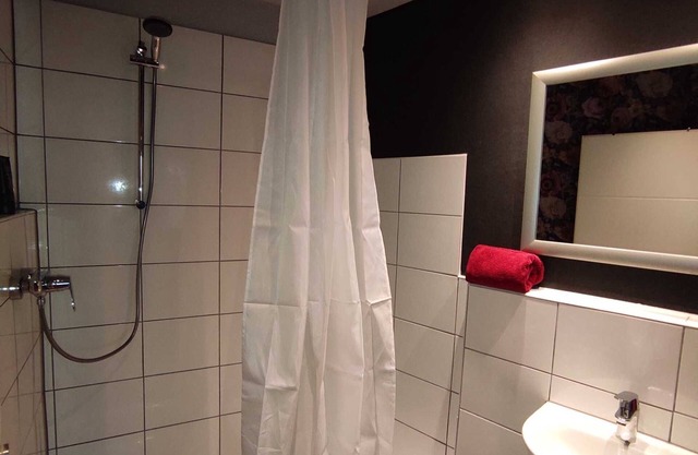 Werner Ferienwohnung mit Familienzimmer - Ferienwohnung Rhede