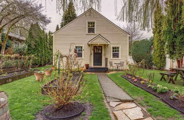 Wescott House in the historic Willamette District