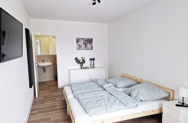 Weser Pension - Zweibettzimmer mit Eigenem Bad Nr. 1