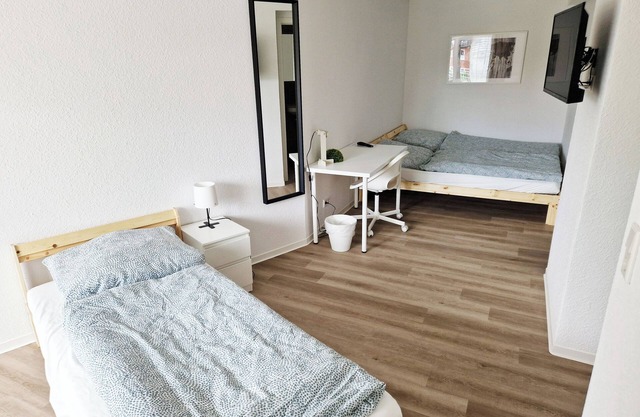 Weser Pension - Dreibettzimmer mit Eigenem Bad Nr. 5