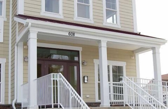 West Annapolis Condo! Ideal location - Close to downtown Annapolis and commuter routes