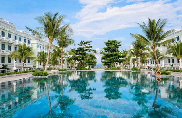 West coast Phu Quoc island 13BR Townhouse with Beach and swimming pools