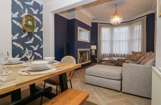 WEST END BAY, pet friendly, character holiday cottage in Morecambe