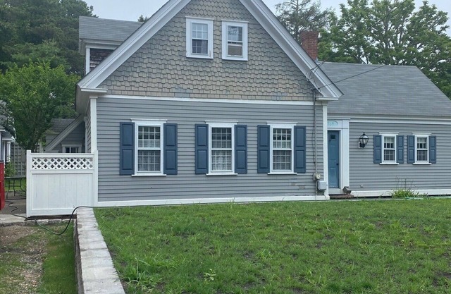 West Harwich- Cozy Cape House walking distance to Dennis Port & Bell's Neck path