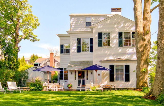 West Wing of Captain Morse House Waterfront, Town & Beach - Pets OK, - 5 stars