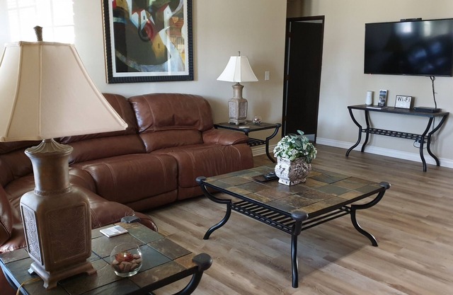 West Yakima - Clean - Safe - Netflix - 4803 - ONWU-LLC