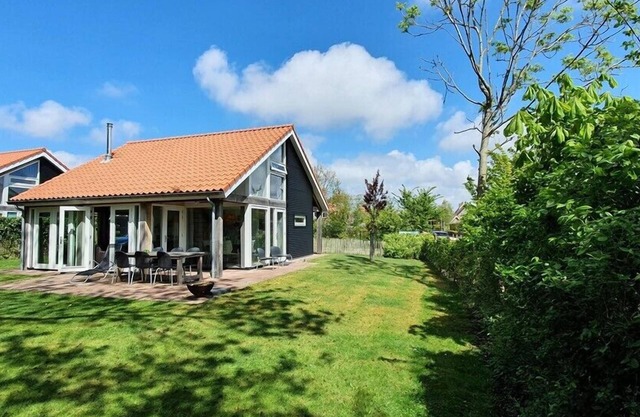 Westerduyn 8 Family holiday in luxury villa near beach and sea